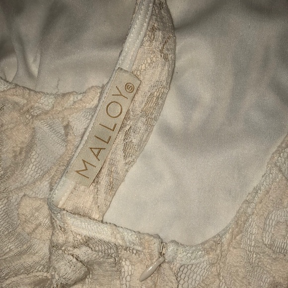 LACE CREAM SHORT DRESS - Picture 4 of 4